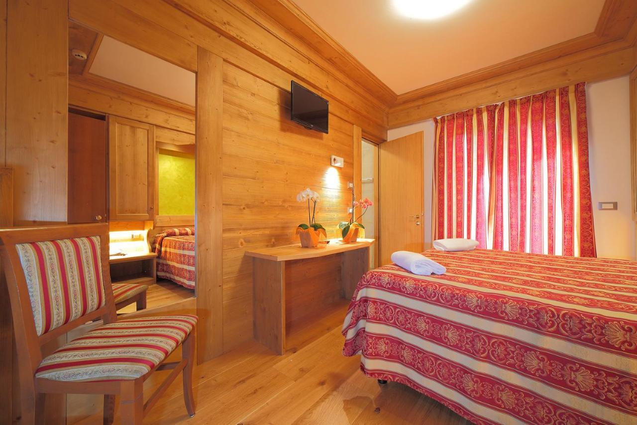 Hotel Al Sole Fusine in Valromana Extérieur photo