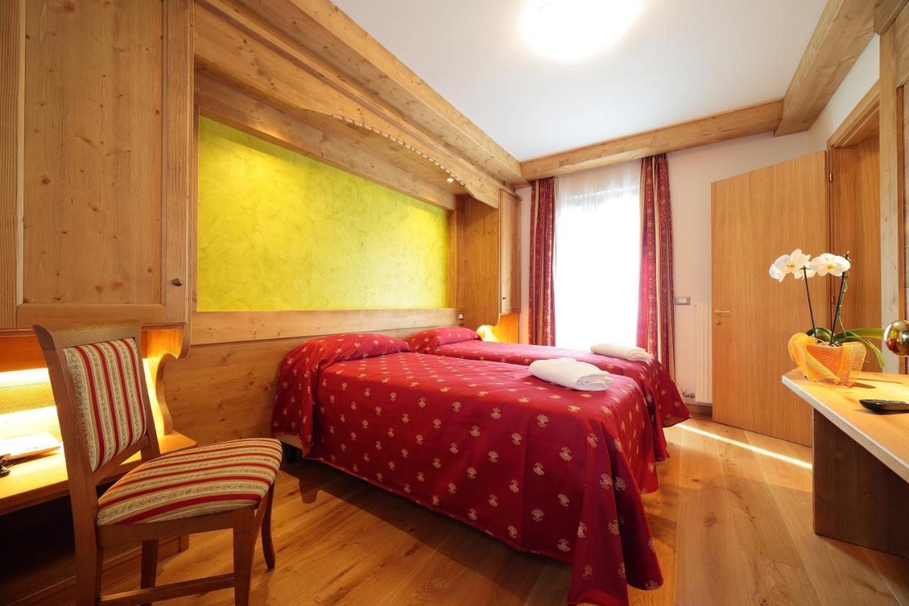 Hotel Al Sole Fusine in Valromana Extérieur photo