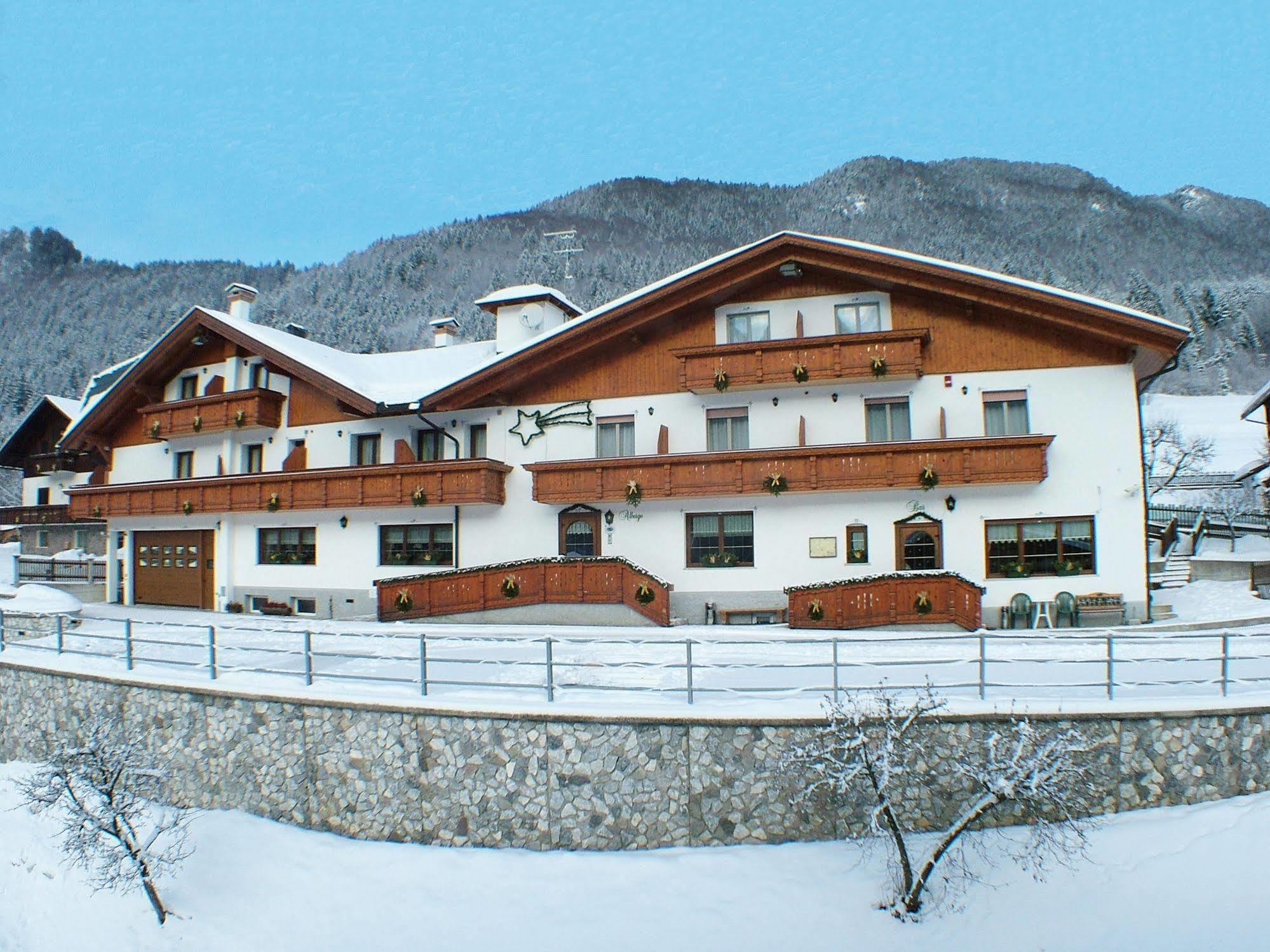 Hotel Al Sole Fusine in Valromana Extérieur photo