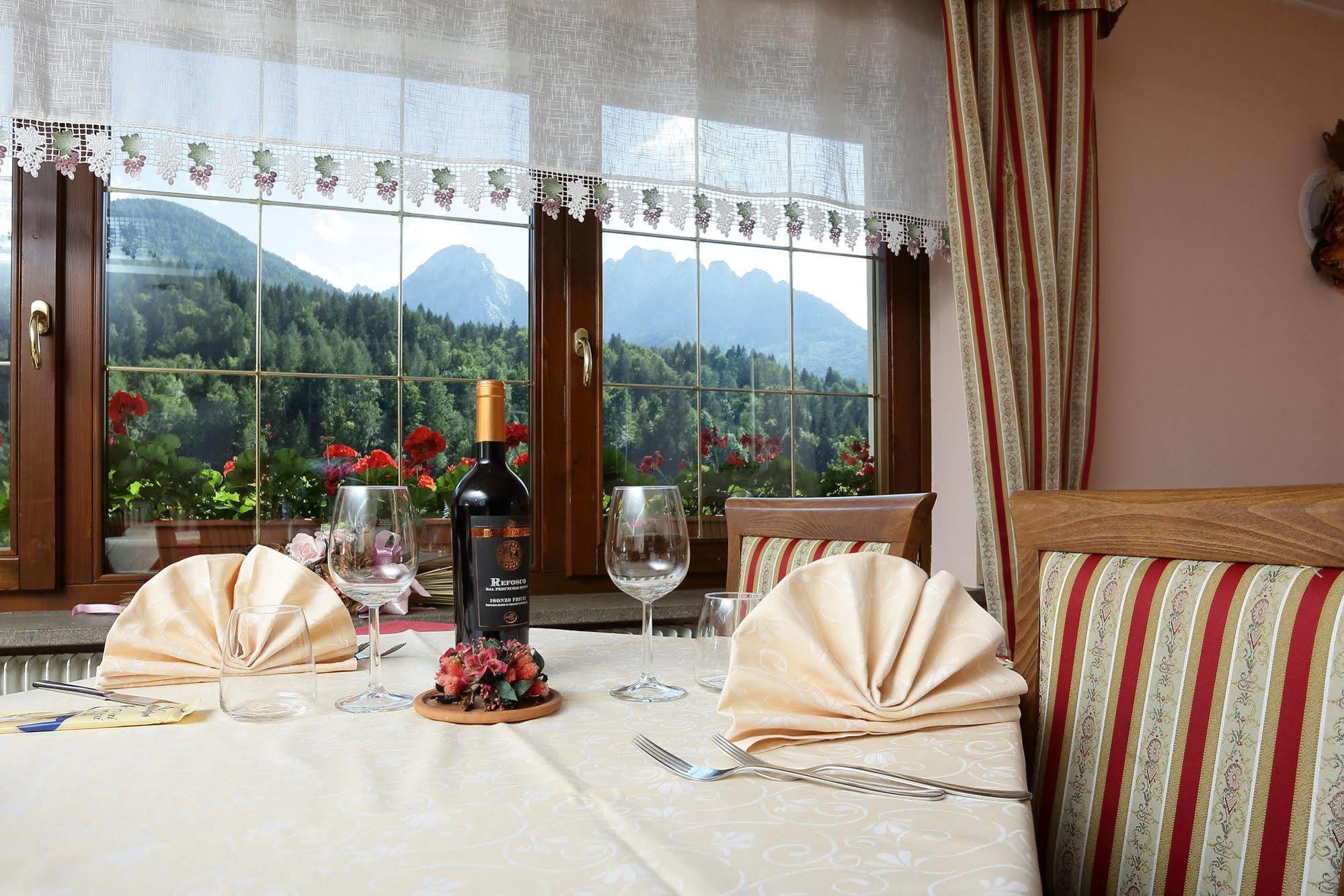 Hotel Al Sole Fusine in Valromana Extérieur photo