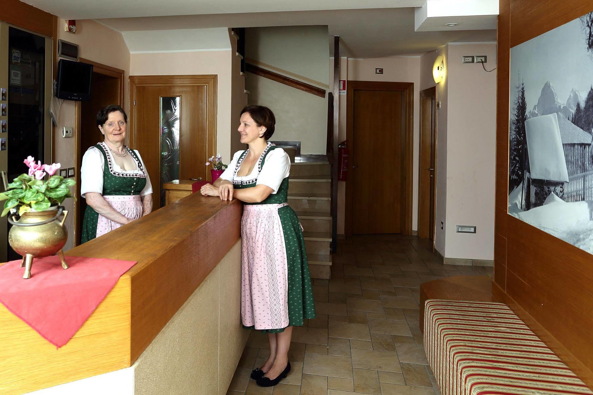Hotel Al Sole Fusine in Valromana Extérieur photo